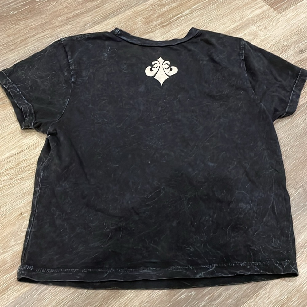 NWT w/ flaw Affliction fitted cropped tee - vintage wash - only 1 L left!! - Picture 3 of 7